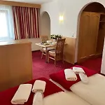 W1 Haus Ganghofer 아파트 로이타쉬